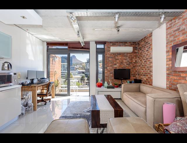 1 BEDROOM APARTMENT BLOCK TO LET IN DE WATERKANT